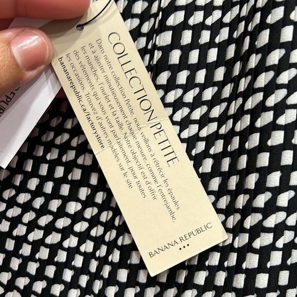 Banana Republic black and white pettie blouse XS new with tags - Picture 5 of 8